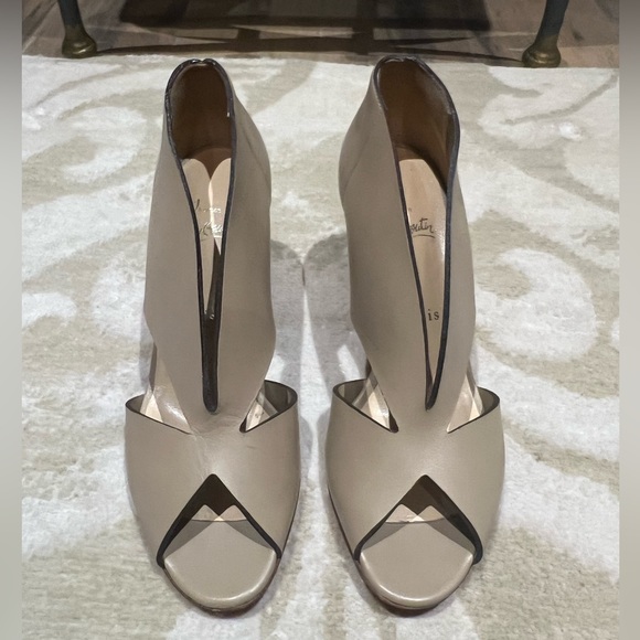 Louboutin heels - Picture 2 of 4